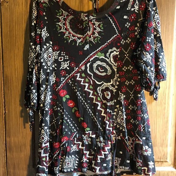 Women’s Blouse   - Picture 3 of 5